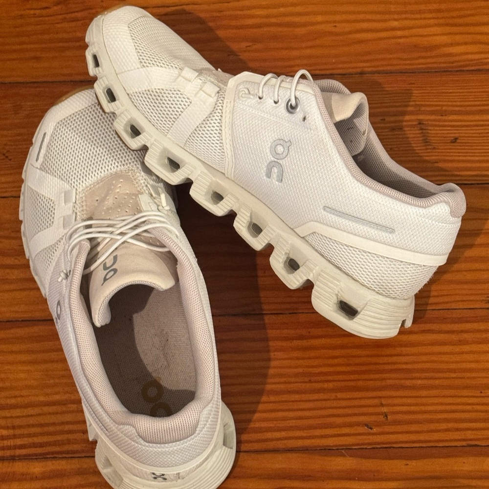 On Cloud Athletic Shoes